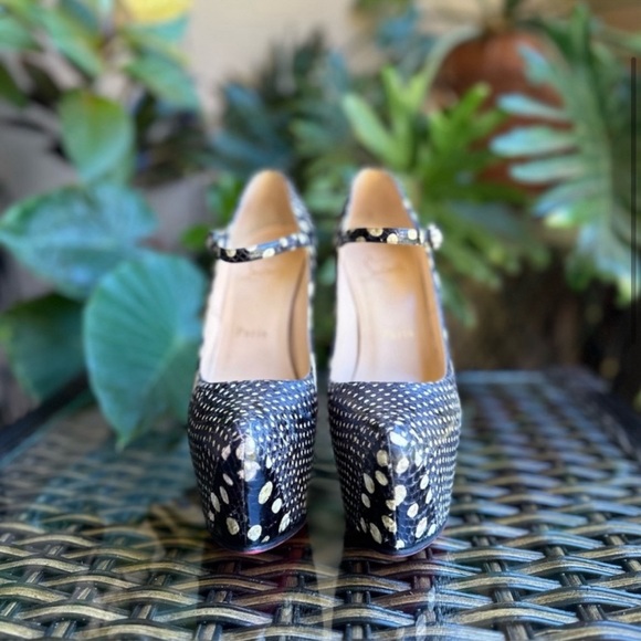 CHRISTIAN LOUBOUTIN - Picture 3 of 7